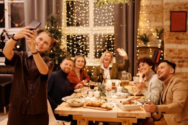 How to Navigate Holiday Family Dynamics Without Violating Your Boundaries and Values